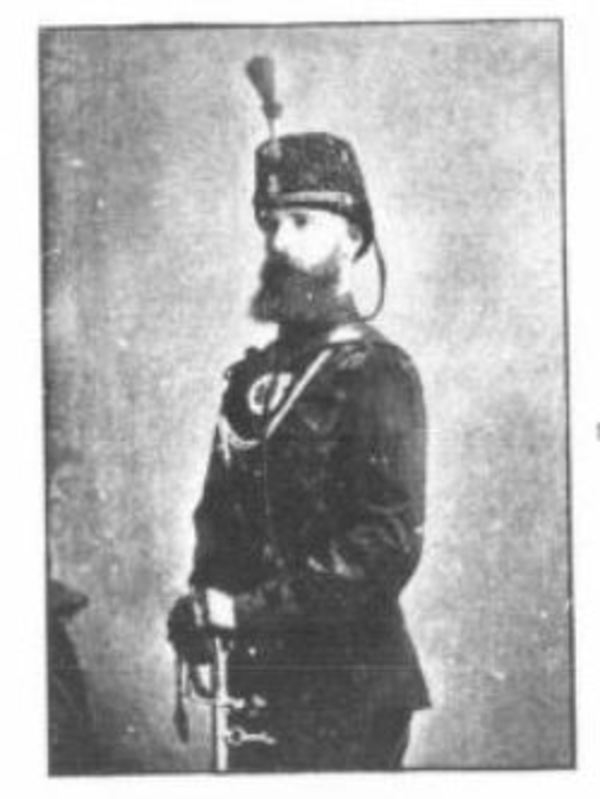 Titre original :  Major Edward M. Chadwick, 1876, Queen’s Own Rifles. From: The family of Chadwick in Canada by Edward Marion Chadwick. Toronto, 1892. Source:  https://archive.org/details/cihm_68100/page/n113/mode/2up. 