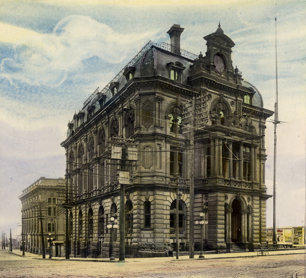 Titre original :  Custom House (1876-1919), Front St. W., s.w. cor. Yonge St. - by architect Kivas Tully. Image from the Toronto Public Library, Baldwin Collection.