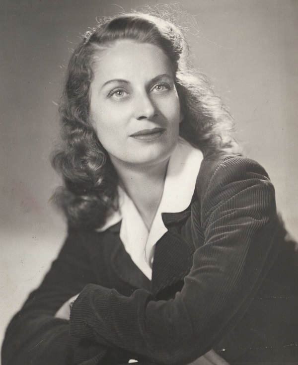 Original title:  File:Gabrielle Roy, vers 1935.jpg - Wikimedia Commons