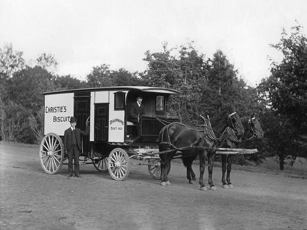 Original title:    Description English: Photograph, Christie's biscuit wagon, Montreal, QC, 1904, Wm. Notman & Son, Silver salts on glass - Gelatin dry plate process Français : Photographie, Charrette à biscuits de Christie, Montréal, QC, 1904, Wm. Notman & Son, Plaque sèche à la gélatine, 20 x 25 cm Date 1904(1904) Source This image is available from the McCord Museum under the access number II-151705 This tag does not indicate the copyright status of the attached work. A normal copyright tag is still required. See Commons:Licensing for more information. Deutsch | English | Español | Français | Македонски | Suomi | +/− Author Wm. Notman & Son

