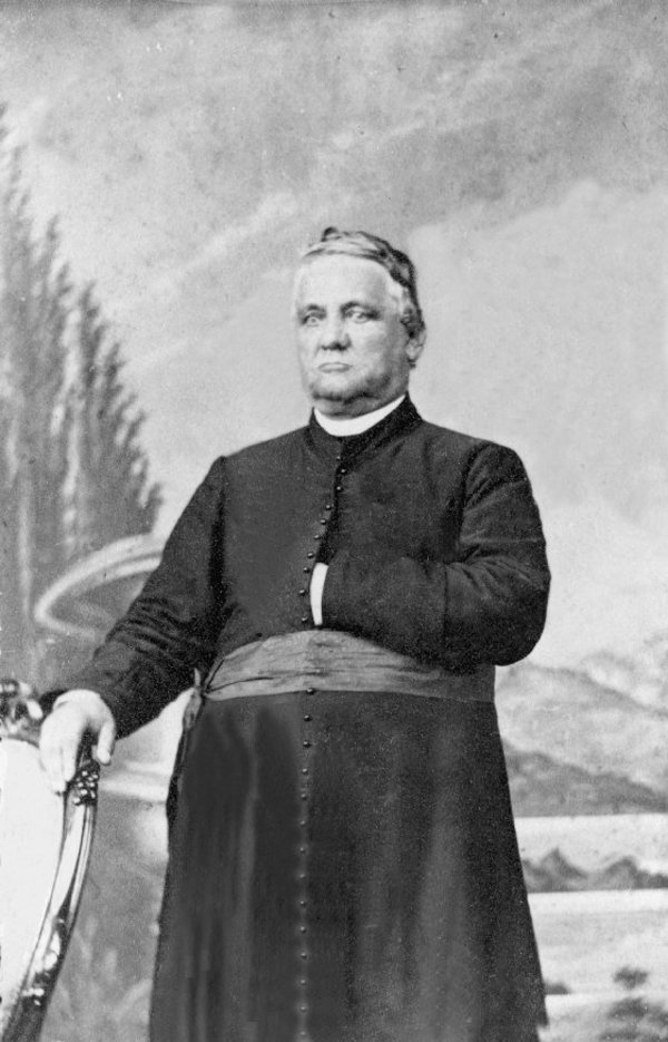 Original title:    Description Français : Portrait de Joseph-Marie Paquet, prêtre bas-canadien né à Québec en 1804 et mort à Montréal en 1869. English: Portrait of Joseph-Marie Paquet, a Lower Canada priest born in Quebec City in 1804 and died in 1869 in Montreal. Date 1869(1869) Source http://www.museevirtuel.ca/pm.php?id=story_line&lg=Francais&fl=0&ex=66&sl=4995&pos=1 Author Not specified - non spécifié

