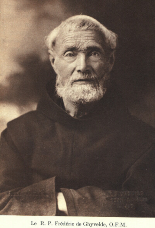 Titre original :    Description English: Father Frédéric Janssoone Date before 1916 Source http://mondieuetmontout.com/Marie-Claire-Daveluy.L.L.D.PARTIE-2-Couvent-voeux-missionnaire.htm Author Unknown

